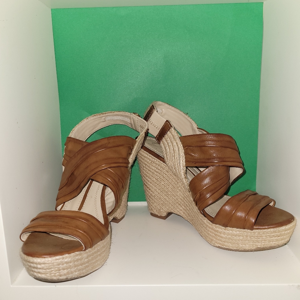 NWOT New Directions Ellery Sandals